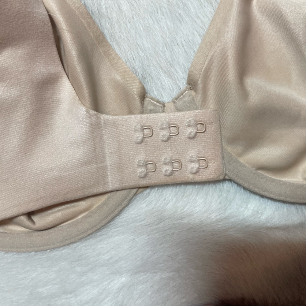 Spanx Pillow Cup Signature T-Shirt Bra - Picture 10 of 12